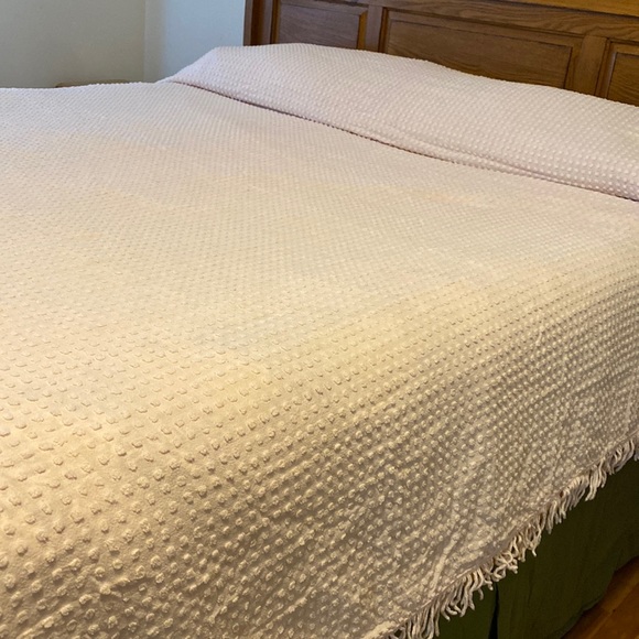 Bedding Vintage Light Pink Chenille Hobnail Bed Spread Poshmark